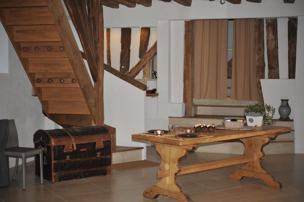 La Bergerie Du Chateau De Pommeuse Exteriör bild